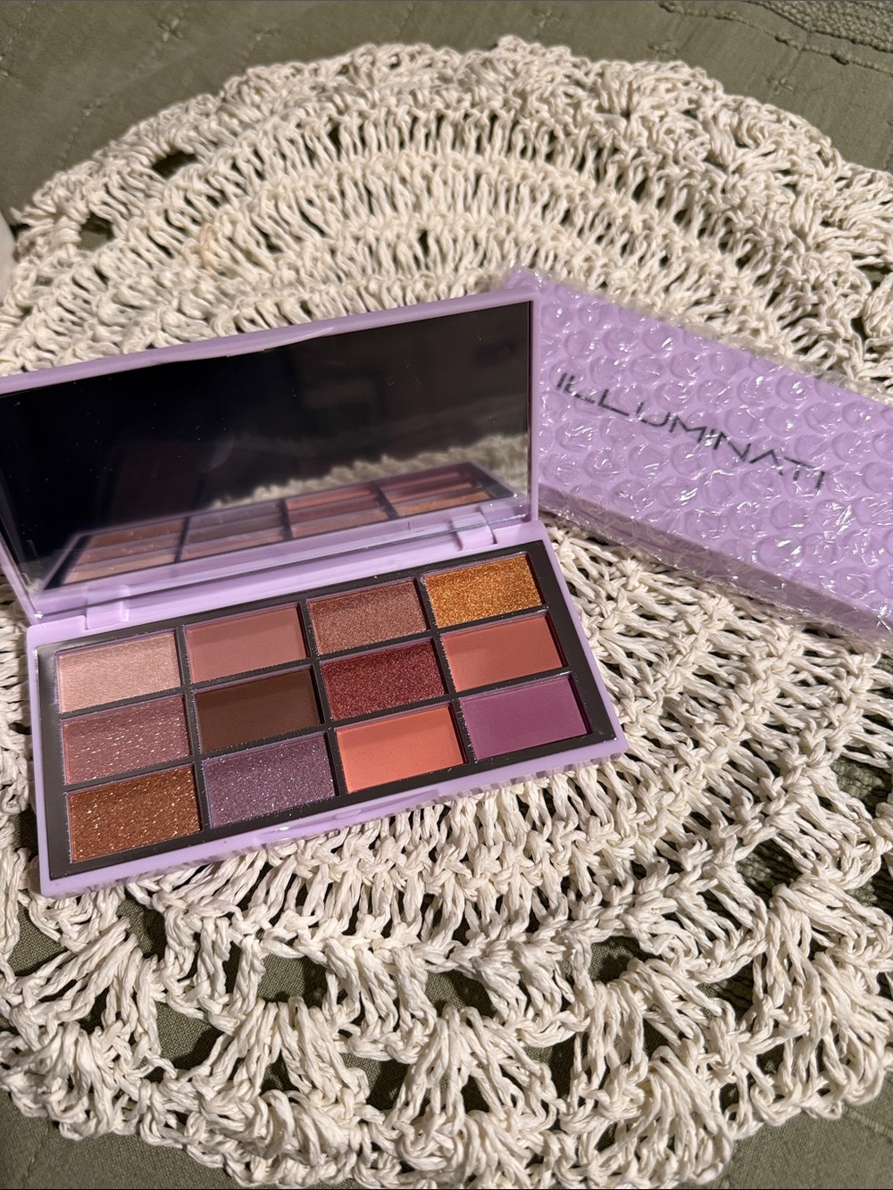 ILLUMINATI Eyeshadow Palette- Y2SLAY